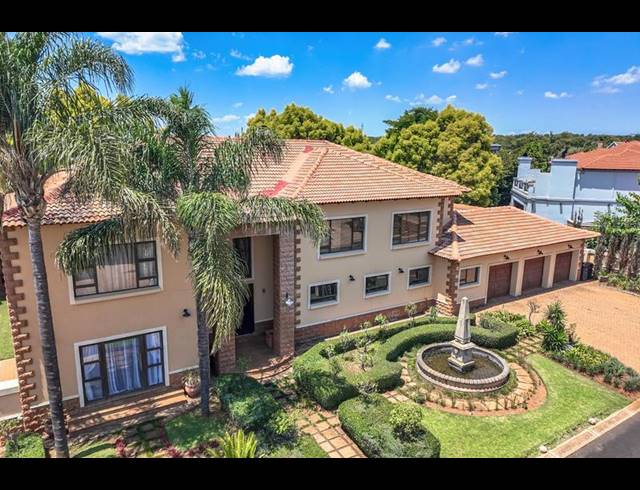 5 BEDROOM HOUSE FOR SALE IN MIDSTREAM ESTATE